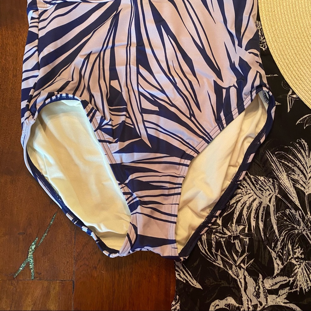 Blue & White, Tropical 🏝 Dreamsuit NWT Swimsuit - Picture 3 of 7